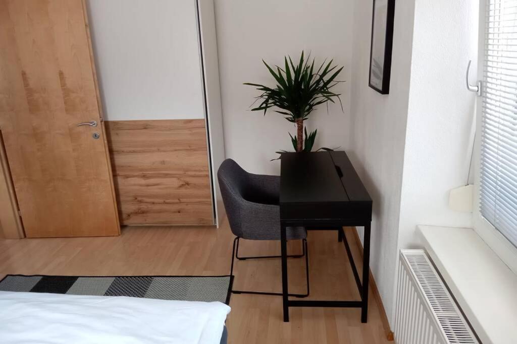 Gemuetliches Apartment In ลันเด็ค ภายนอก รูปภาพ