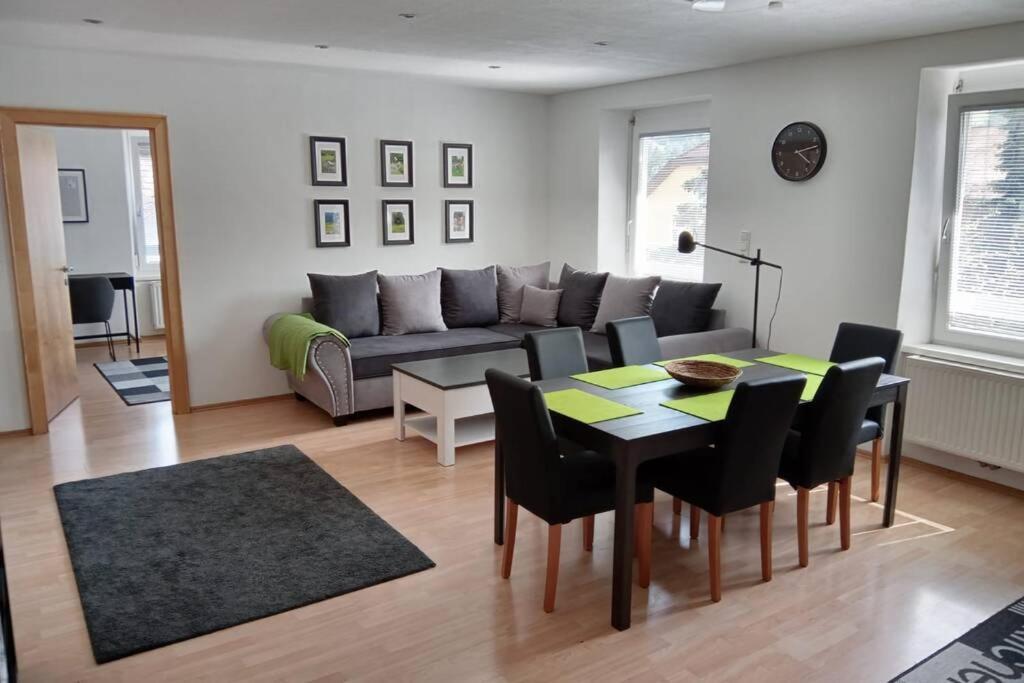 Gemuetliches Apartment In ลันเด็ค ภายนอก รูปภาพ